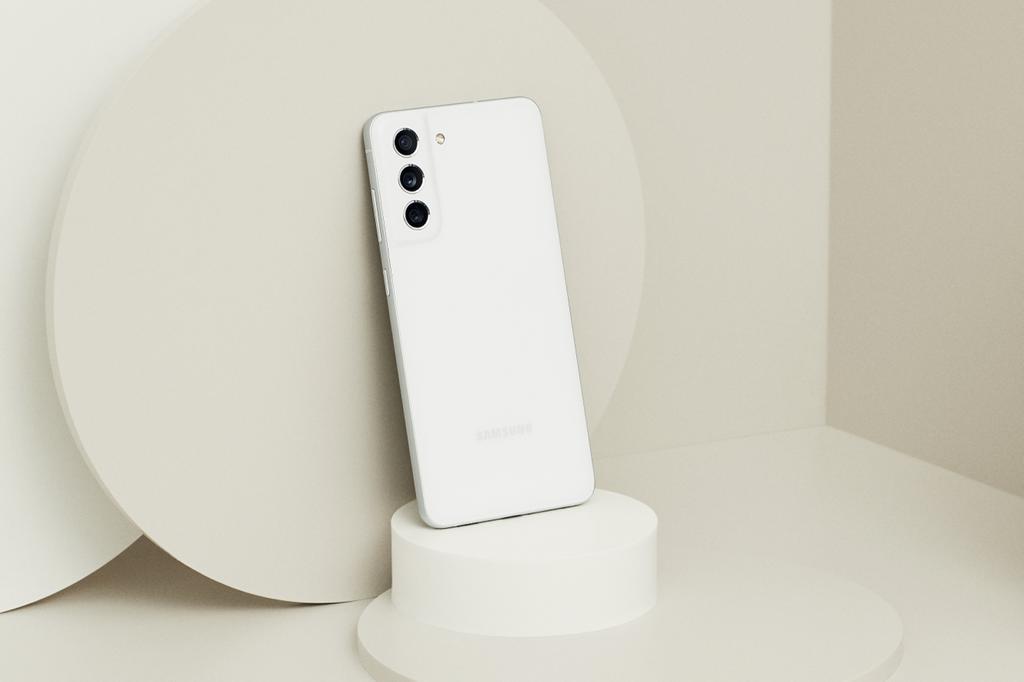 Conozca el S21 FE 5G el smartphone insignia diseñado para fanáticos de