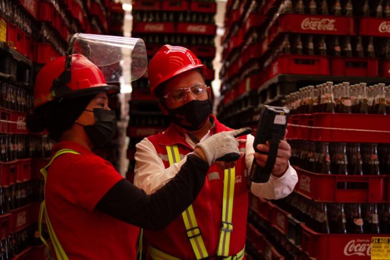 INFORME INTEGRADO 2021 COCA-COLA FEMSA: RE-EVOLUCIÓN - Gazzettagt